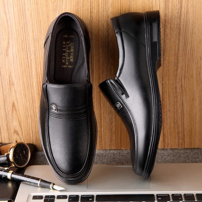 MOCASSINS EN CUIR POUR HOMME